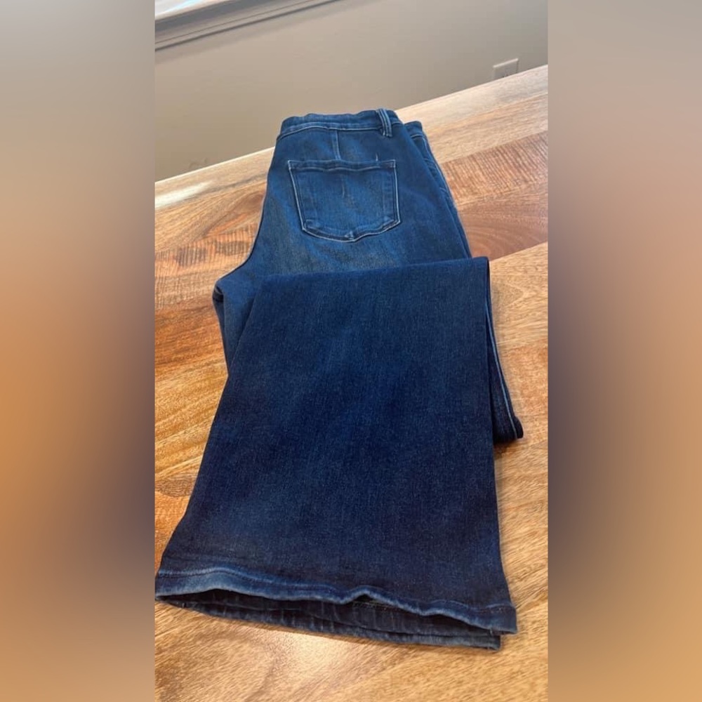 Kancan jeans size 31. Flare high rise